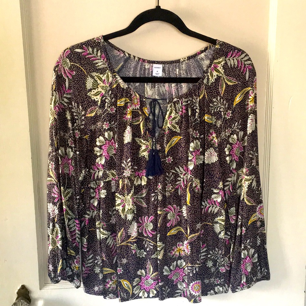 Old Navy longsleeved scoopneck blouse floral
